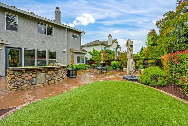 2052 Thornhill Dr, Granite Bay, CA 95746