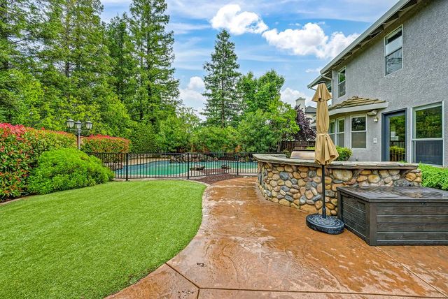 2052 Thornhill Dr, Granite Bay, CA 95746
