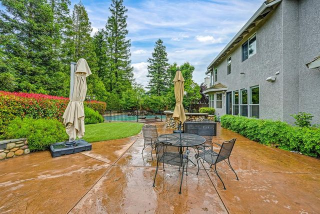 2052 Thornhill Dr, Granite Bay, CA 95746
