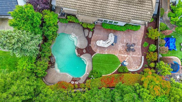 2052 Thornhill Dr, Granite Bay, CA 95746