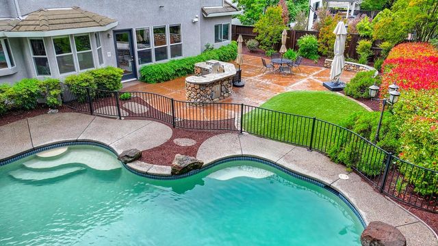 2052 Thornhill Dr, Granite Bay, CA 95746
