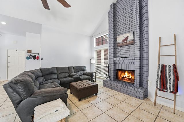 5727 Manor Forest Drive, Kingwood, TX 77339