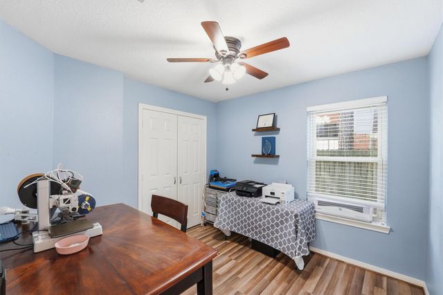 5727 Manor Forest Drive, Kingwood, TX 77339