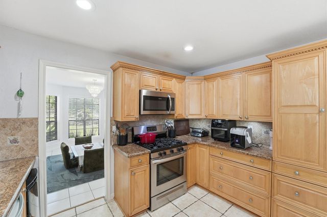 5727 Manor Forest Drive, Kingwood, TX 77339