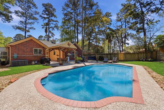 5727 Manor Forest Drive, Kingwood, TX 77339