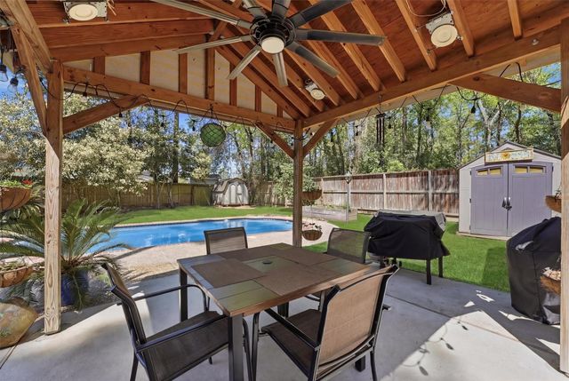 5727 Manor Forest Drive, Kingwood, TX 77339