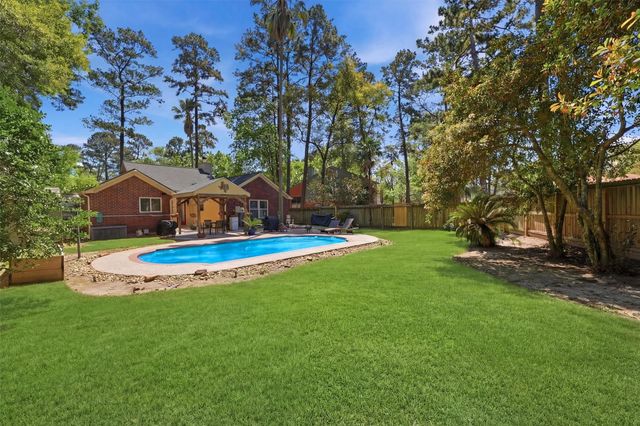 5727 Manor Forest Drive, Kingwood, TX 77339
