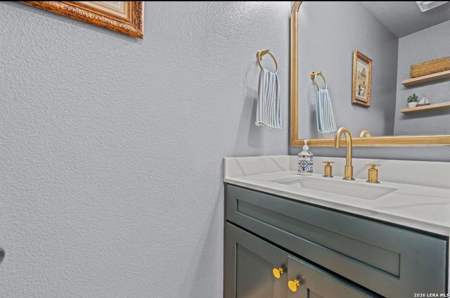 319 Cardinal Way, San Antonio, TX 78253