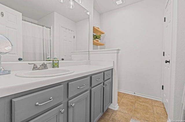 319 Cardinal Way, San Antonio, TX 78253