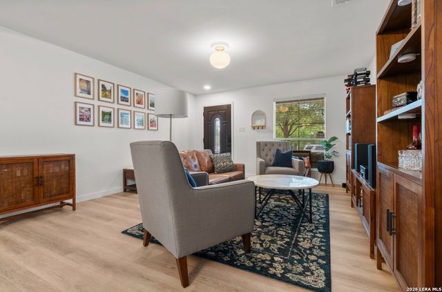 319 Cardinal Way, San Antonio, TX 78253