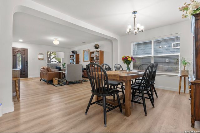 319 Cardinal Way, San Antonio, TX 78253