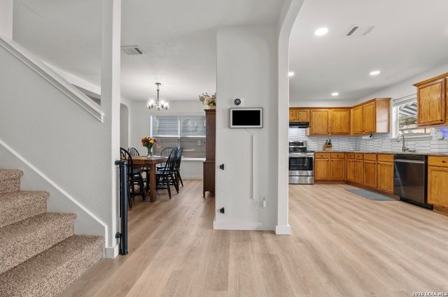 319 Cardinal Way, San Antonio, TX 78253