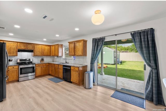 319 Cardinal Way, San Antonio, TX 78253