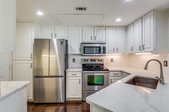 5950 Lindenshire 201, Dallas, TX 75230