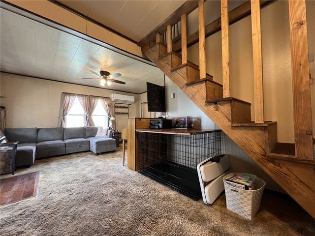 518 3rd St, Greensboro, PA 15338