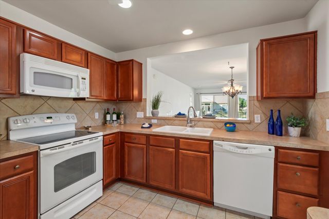 325 Barrington Farm CT, Georgetown, TX 78633