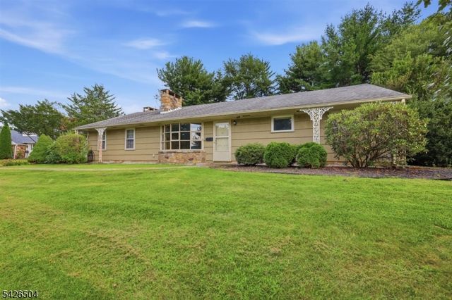 7 Essex Rd, Washington Twp., NJ 07882