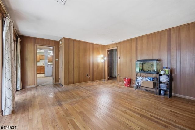 7 Essex Rd, Washington Twp., NJ 07882