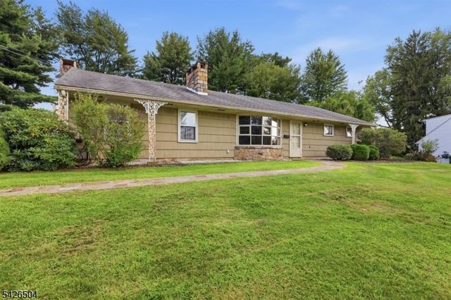 7 Essex Rd, Washington Twp., NJ 07882