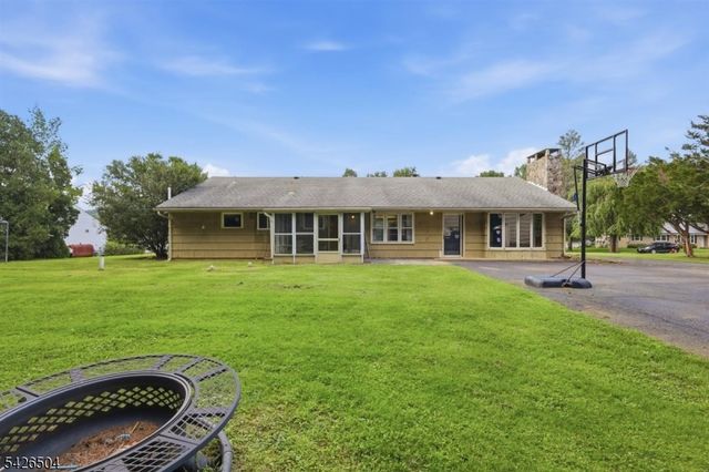 7 Essex Rd, Washington Twp., NJ 07882
