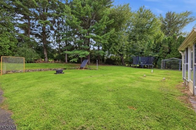 7 Essex Rd, Washington Twp., NJ 07882
