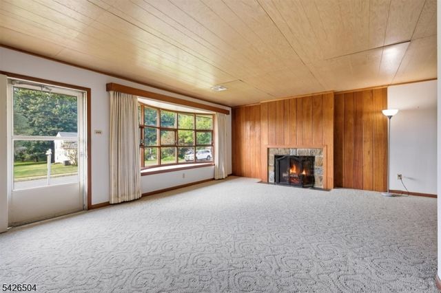 7 Essex Rd, Washington Twp., NJ 07882