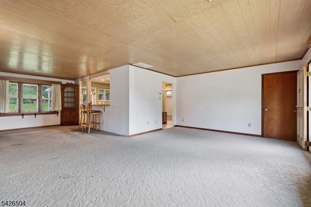 7 Essex Rd, Washington Twp., NJ 07882