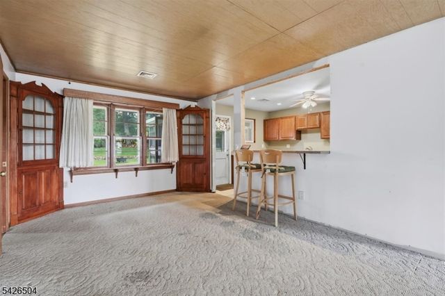 7 Essex Rd, Washington Twp., NJ 07882