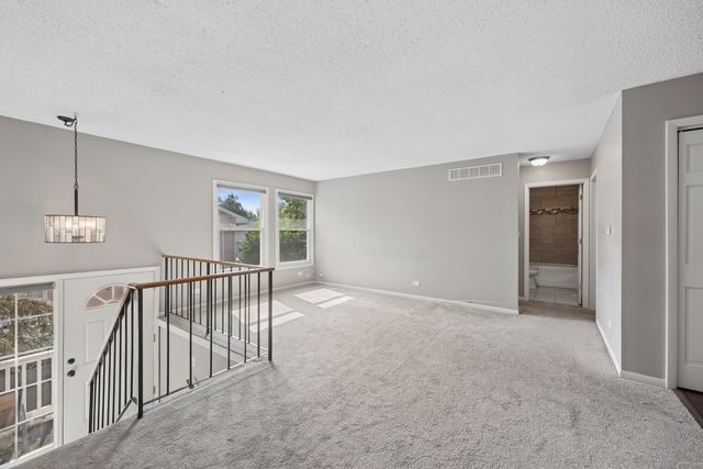5340 Crescent Lane A, Oak Forest, IL 60452