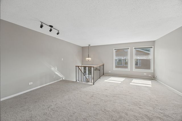5340 Crescent Lane A, Oak Forest, IL 60452