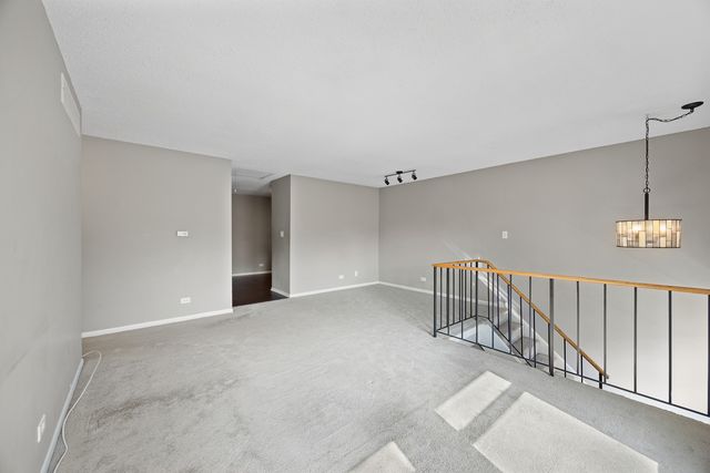 5340 Crescent Lane A, Oak Forest, IL 60452