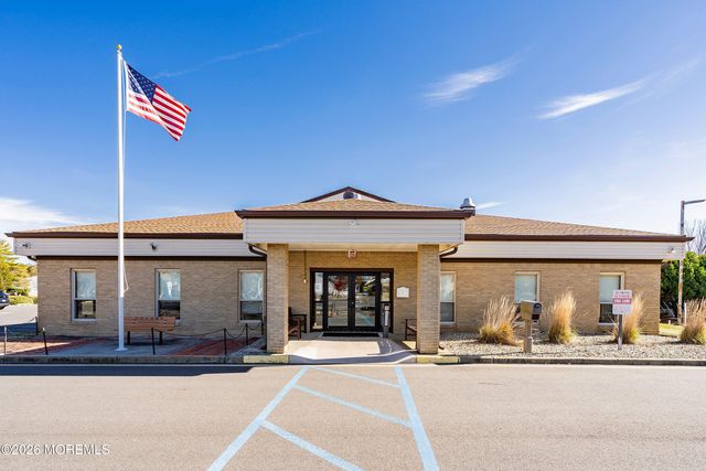 76 Westport Drive, Toms River, NJ 08757