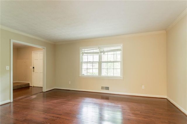 206 Hauteur SW Place, Lilburn, GA 30047