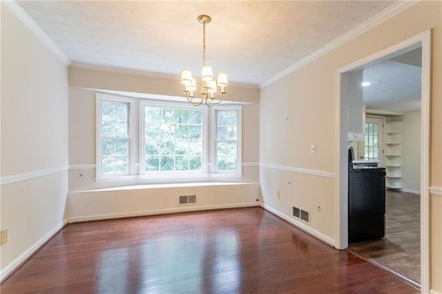 206 Hauteur SW Place, Lilburn, GA 30047