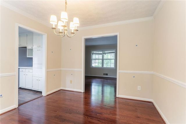 206 Hauteur SW Place, Lilburn, GA 30047