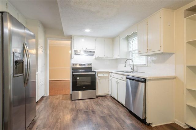 206 Hauteur SW Place, Lilburn, GA 30047