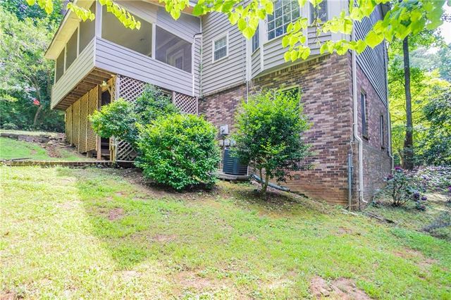 206 Hauteur SW Place, Lilburn, GA 30047