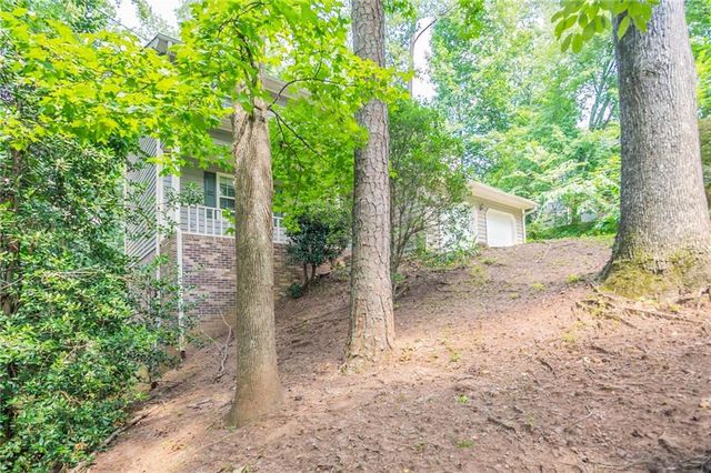 206 Hauteur SW Place, Lilburn, GA 30047