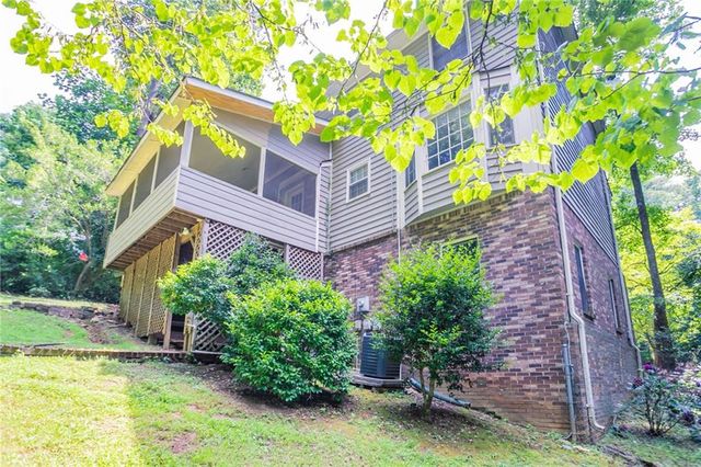 206 Hauteur SW Place, Lilburn, GA 30047