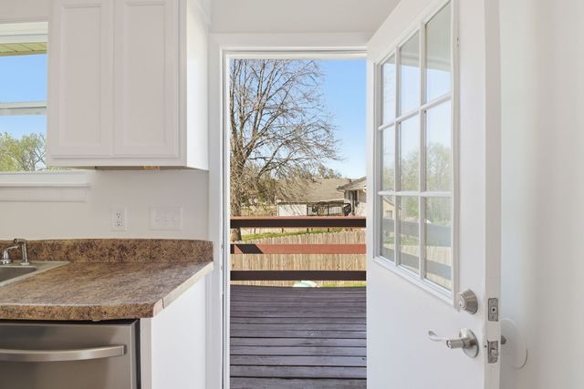 1300 Bellshire Terrace Dr, Nashville, TN 37207