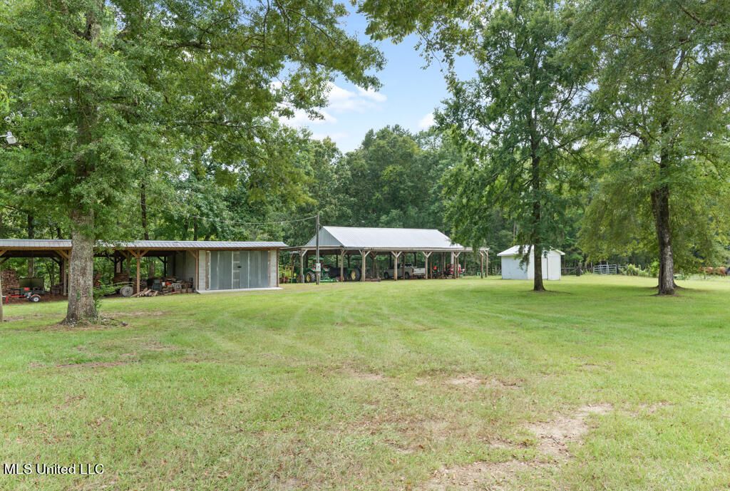 9085 Old River Road, Petal, MS 39465