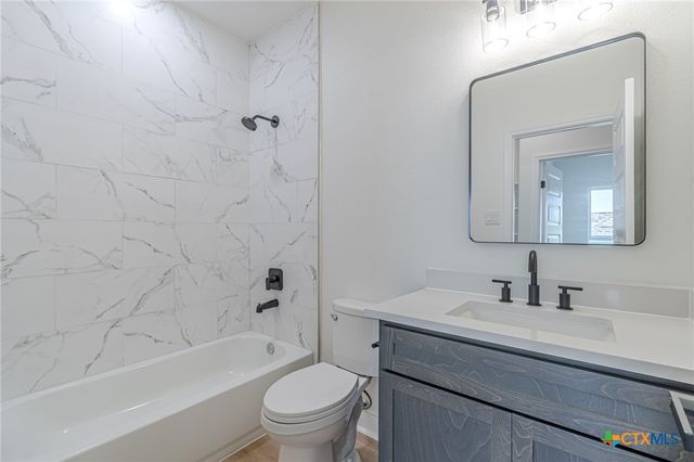 221 Roosevelt Drive, Seguin, TX 78155
