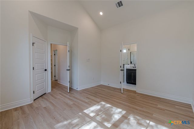 221 Roosevelt Drive, Seguin, TX 78155