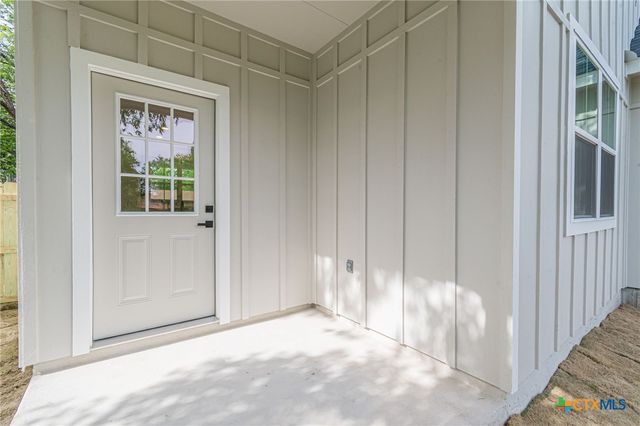 221 Roosevelt Drive, Seguin, TX 78155