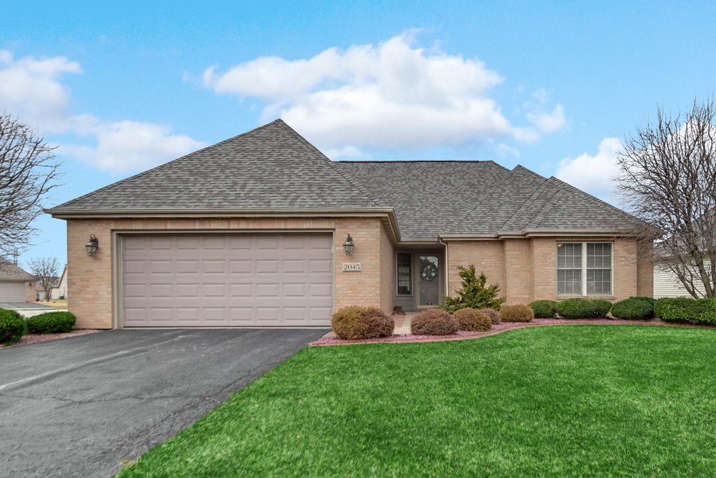 2045 Briarwood Lane, Highland, IN 46322