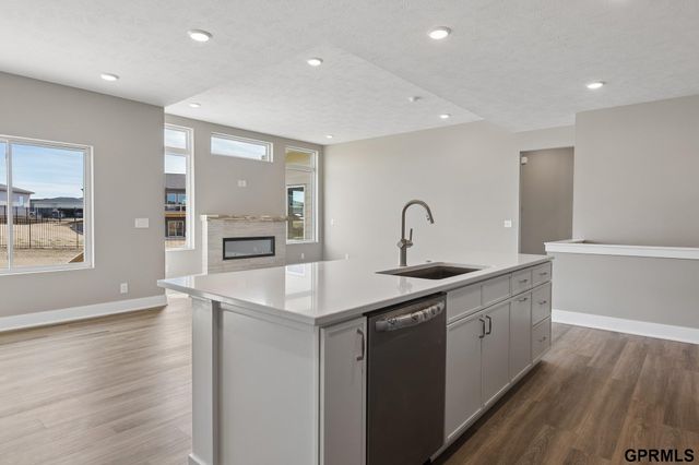 7711 S 180 Avenue, Omaha, NE 68136