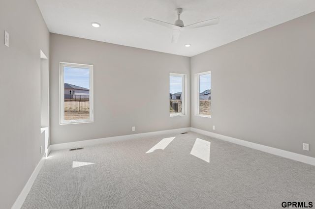7711 S 180 Avenue, Omaha, NE 68136