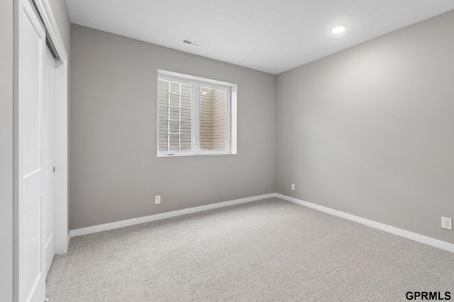 7711 S 180 Avenue, Omaha, NE 68136