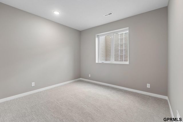7711 S 180 Avenue, Omaha, NE 68136