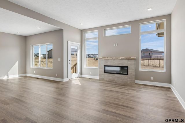 7711 S 180 Avenue, Omaha, NE 68136